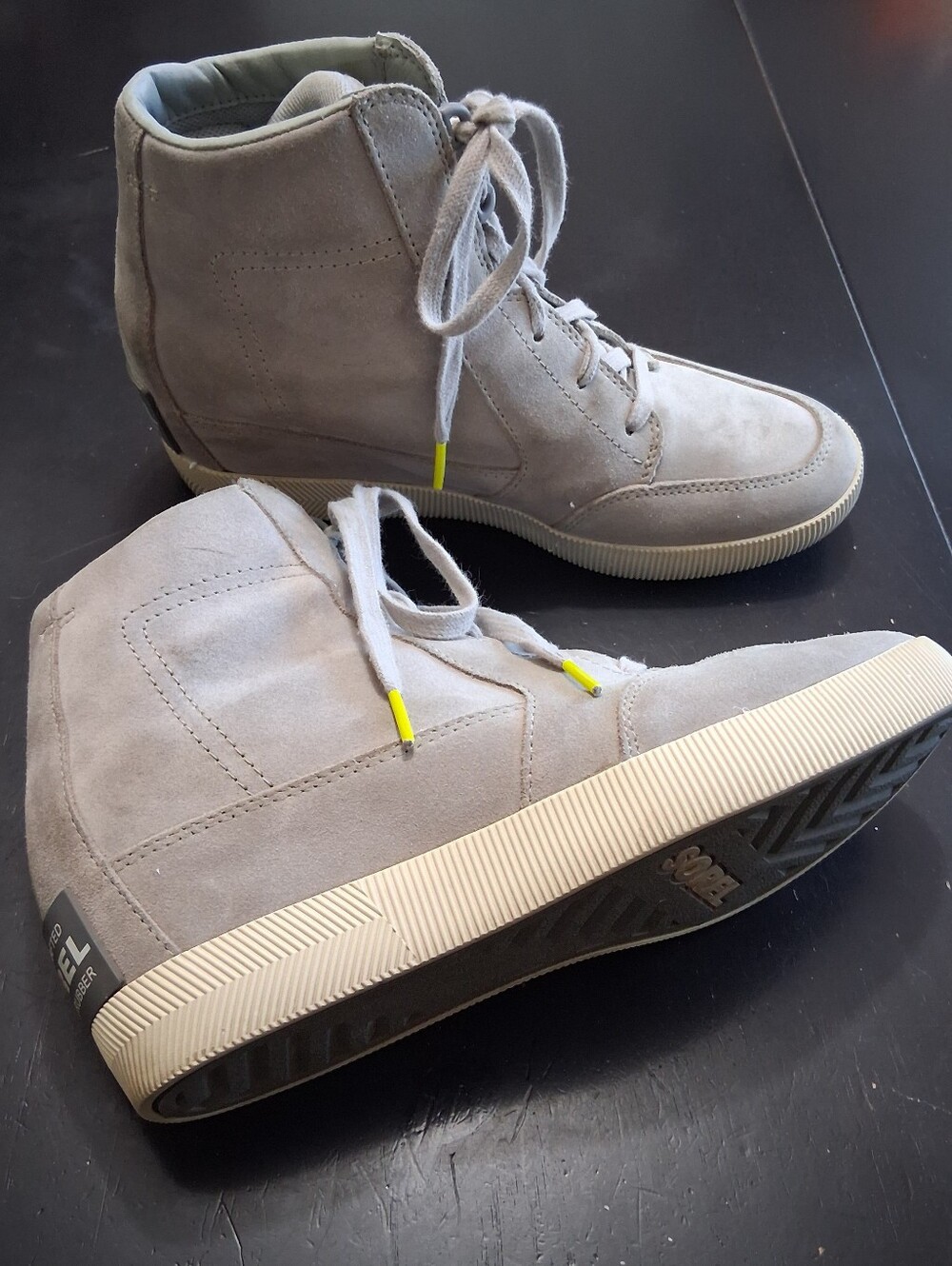 Sorel Out 'N About Suede High-Top Sneaker/Bootie in Light Gray Size 9